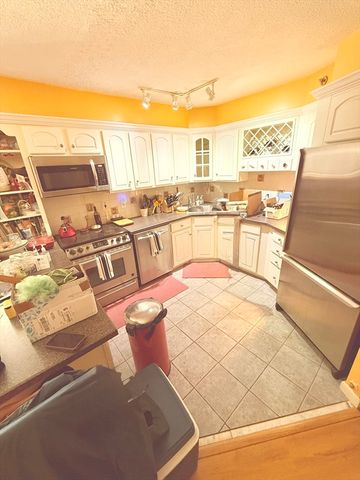 300 Lynn Shore Drive 207, Lynn, MA 01902