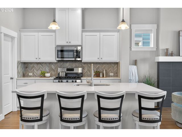 7002 Se GENROSA St, Hillsboro, OR 97123