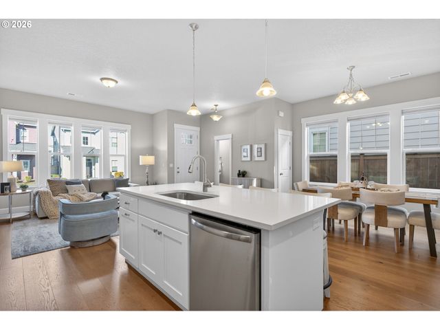 7002 Se GENROSA St, Hillsboro, OR 97123