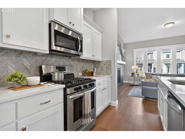 7002 Se GENROSA St, Hillsboro, OR 97123