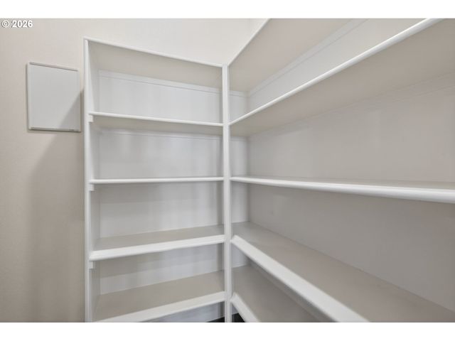 7002 Se GENROSA St, Hillsboro, OR 97123