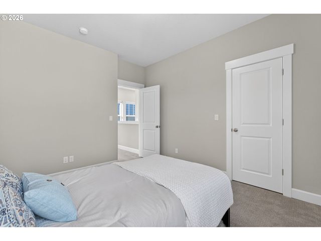 7002 Se GENROSA St, Hillsboro, OR 97123