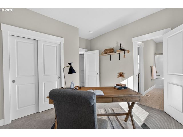 7002 Se GENROSA St, Hillsboro, OR 97123