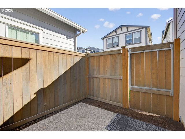 7002 Se GENROSA St, Hillsboro, OR 97123