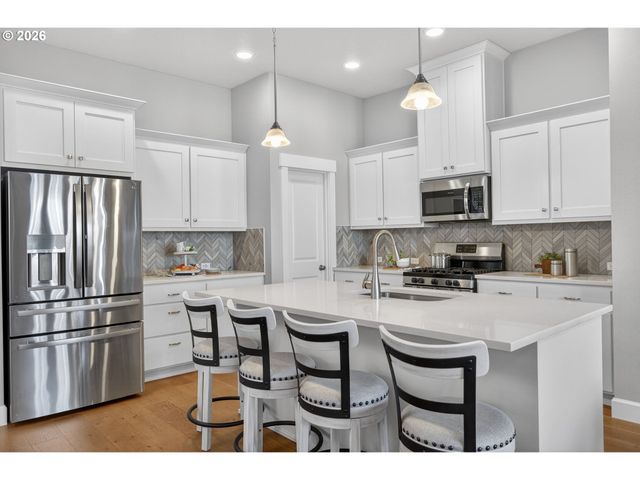 7002 Se GENROSA St, Hillsboro, OR 97123