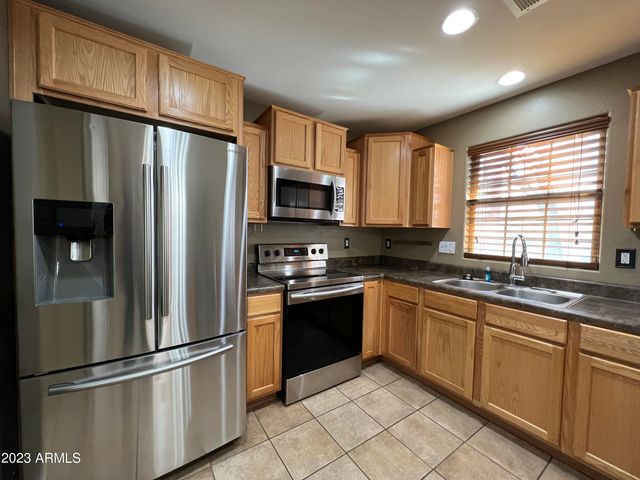 2709 E BART Street, Gilbert, AZ 85295