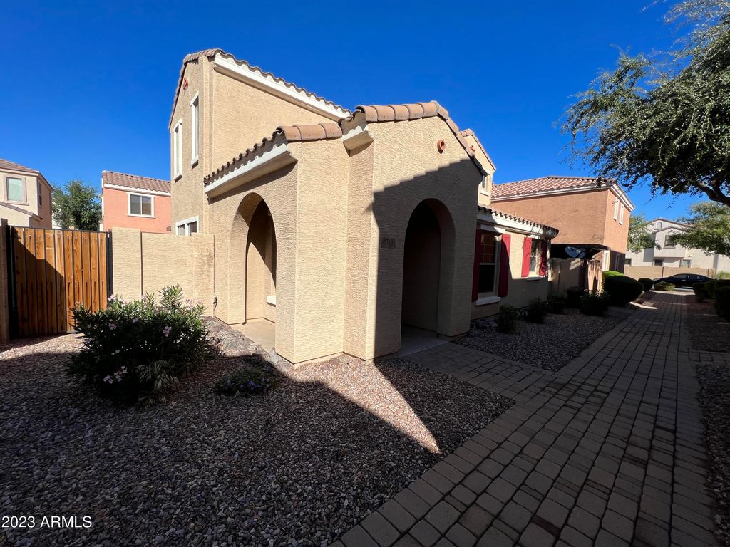 2709 E BART Street, Gilbert, AZ 85295
