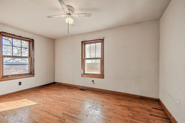 1141 Ridgecrest Avenue, Kingsport, TN 37665