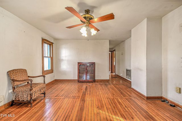 1141 Ridgecrest Avenue, Kingsport, TN 37665