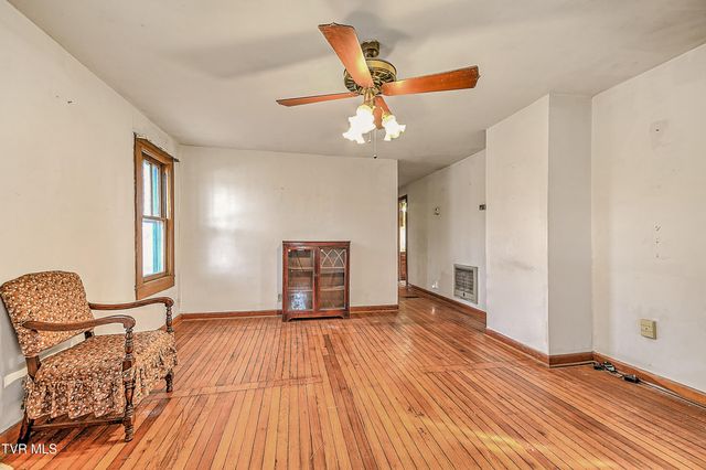 1141 Ridgecrest Avenue, Kingsport, TN 37665