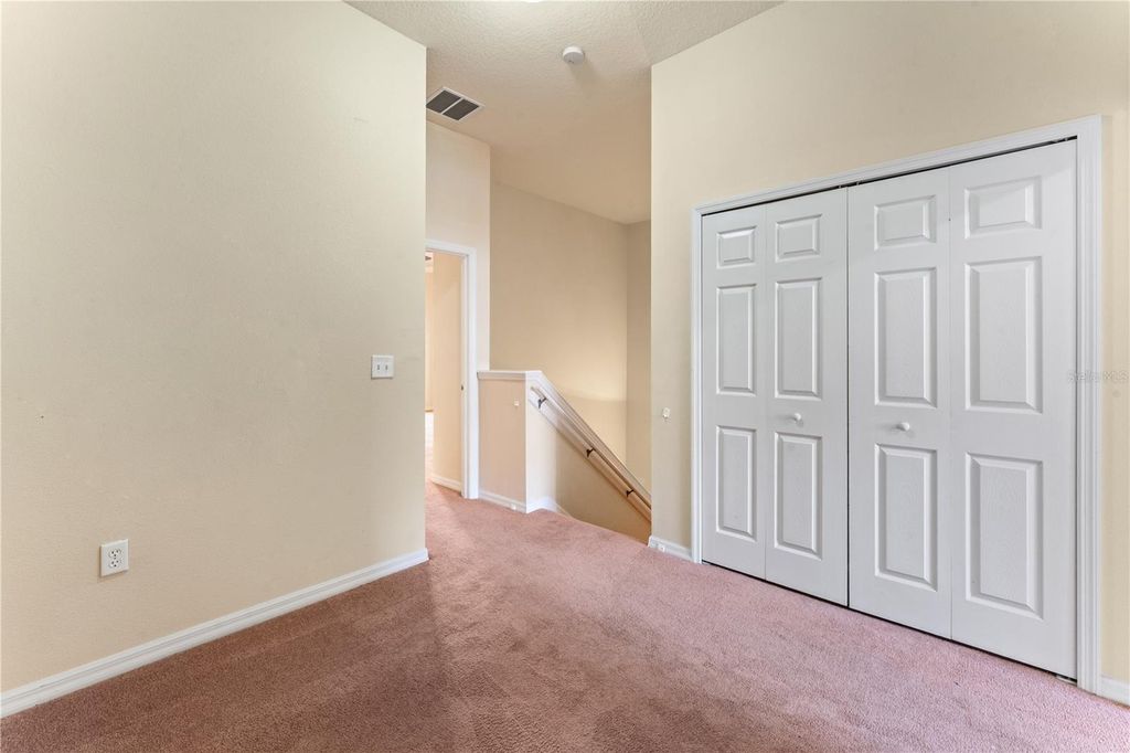 Image 11 of property listing at 14017 CITRUS CREST CIRCLE, Tampa, FL 33625