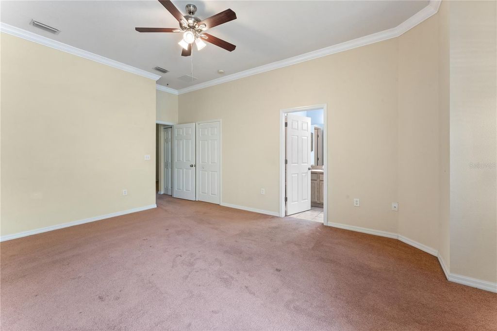 Image 16 of property listing at 14017 CITRUS CREST CIRCLE, Tampa, FL 33625