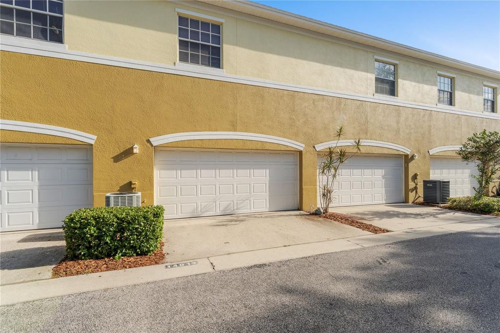 Image 25 of property listing at 14017 CITRUS CREST CIRCLE, Tampa, FL 33625
