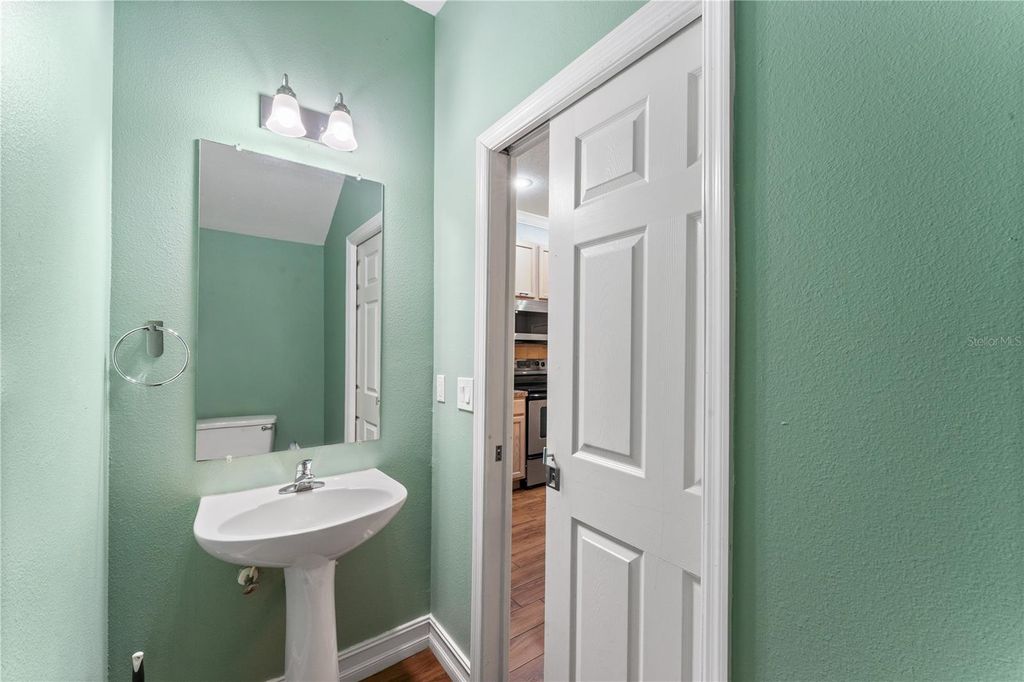 Image 10 of property listing at 14017 CITRUS CREST CIRCLE, Tampa, FL 33625