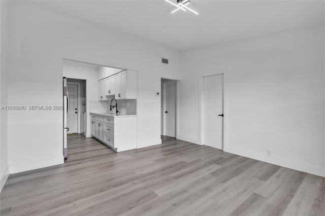 2195 W 5th Ave 1, Hialeah, FL 33010