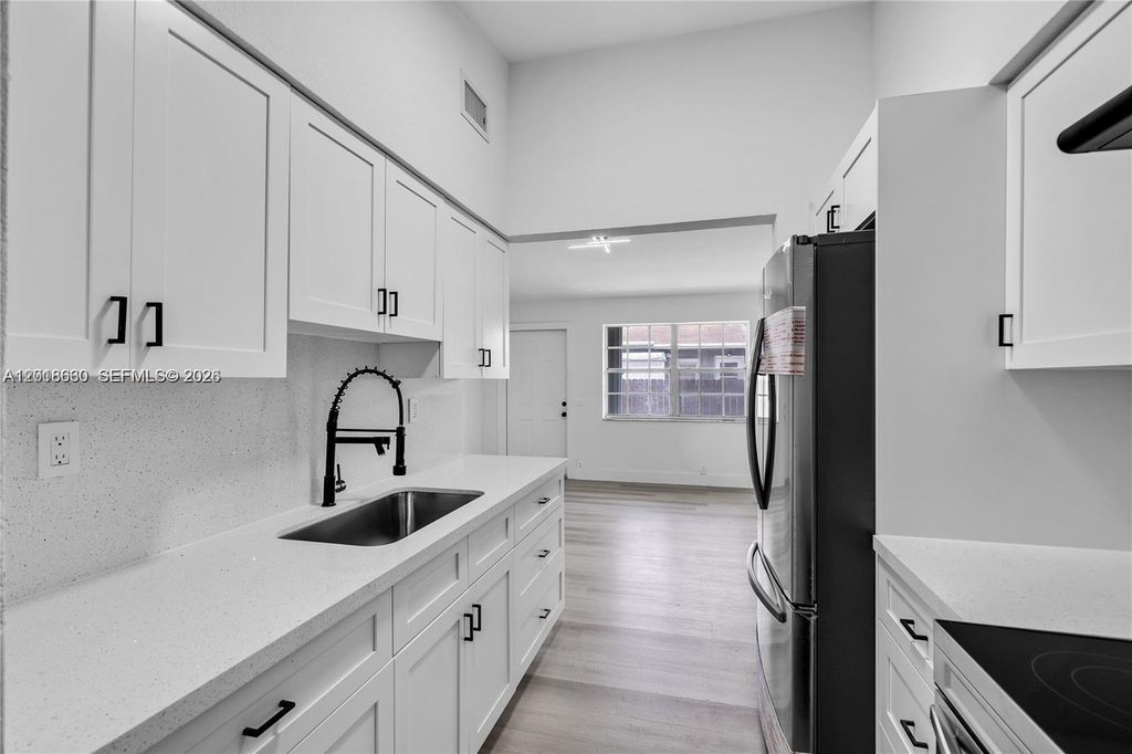 2195 W 5th Ave 1, Hialeah, FL 33010