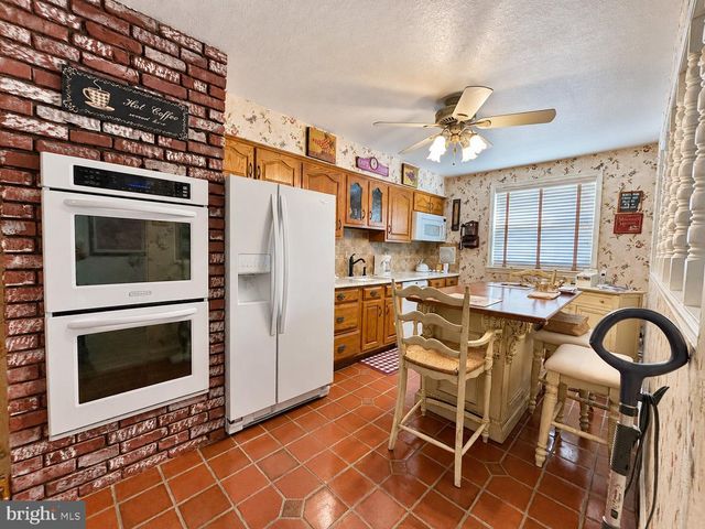 3842 SALINA RD, Philadelphia, PA 19154