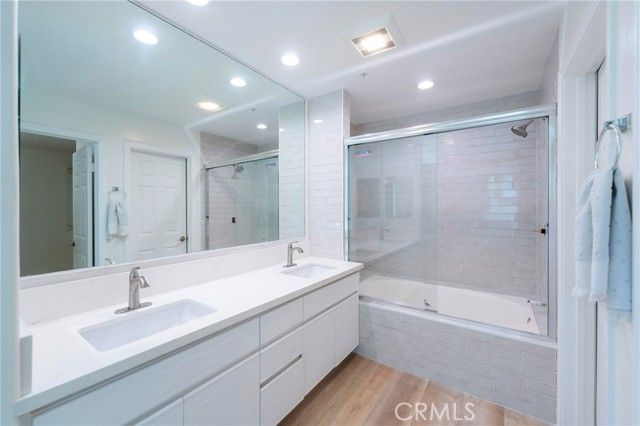 2233 Martin 202, Irvine, CA 92612