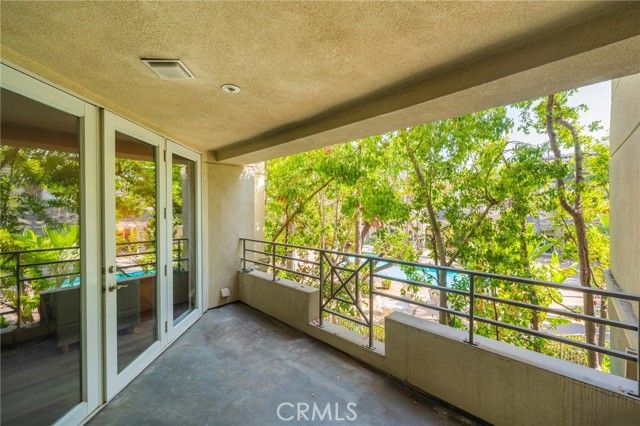 2233 Martin 202, Irvine, CA 92612