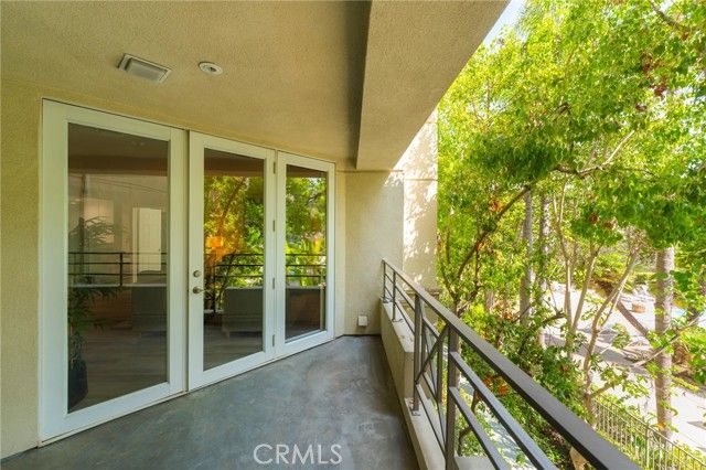 2233 Martin 202, Irvine, CA 92612