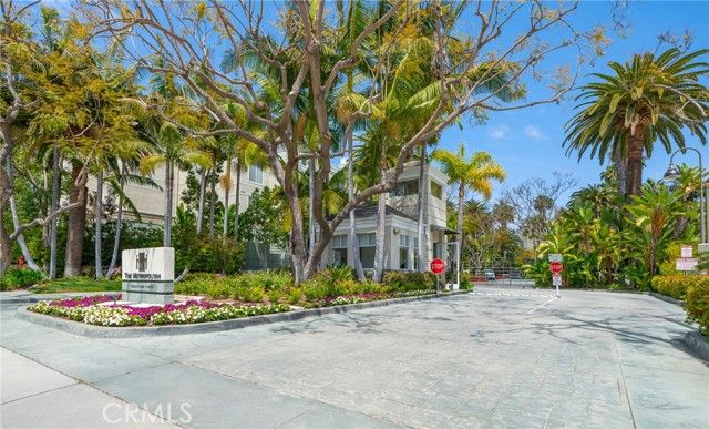 2233 Martin 202, Irvine, CA 92612