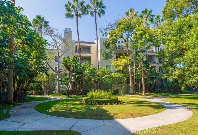 2233 Martin 202, Irvine, CA 92612