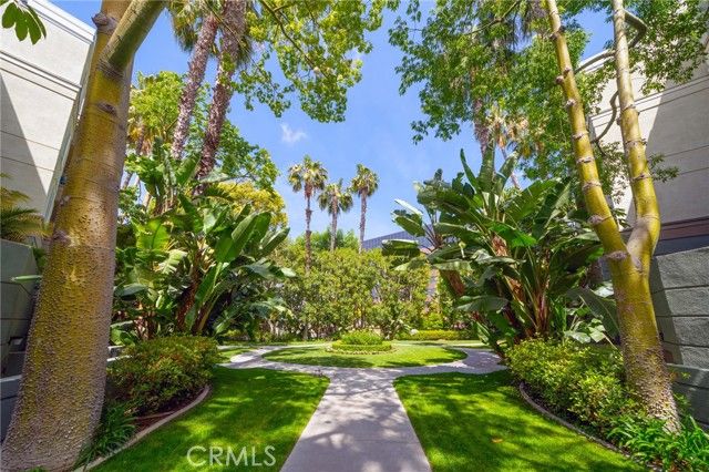 2233 Martin 202, Irvine, CA 92612