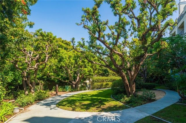 2233 Martin 202, Irvine, CA 92612