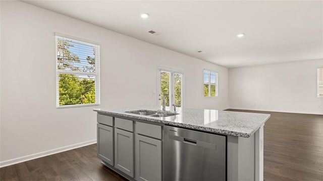 77 White Spruce Way, Newnan, GA 30265