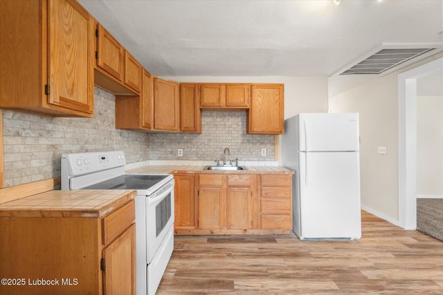 1108 Ave K, Levelland, TX 79336