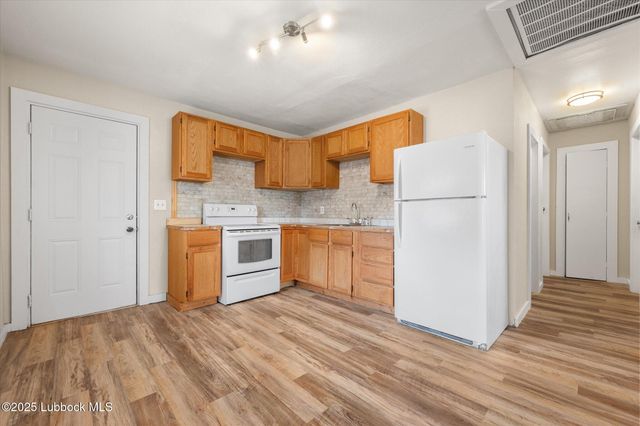 1108 Ave K, Levelland, TX 79336