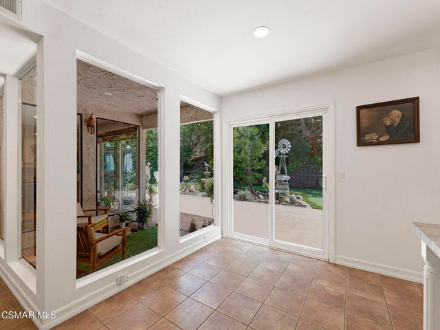282 Hunters Point Drive, Thousand Oaks, CA 91361
