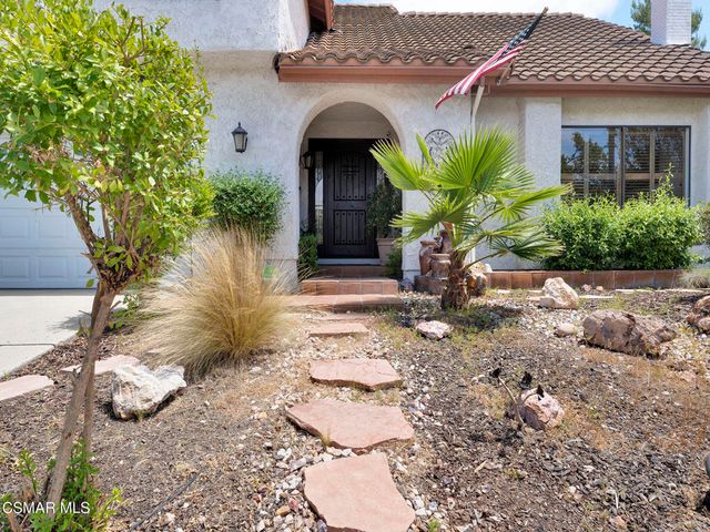 282 Hunters Point Drive, Thousand Oaks, CA 91361