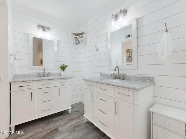 282 Hunters Point Drive, Thousand Oaks, CA 91361