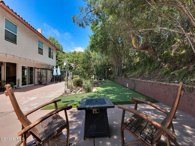 282 Hunters Point Drive, Thousand Oaks, CA 91361