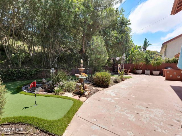 282 Hunters Point Drive, Thousand Oaks, CA 91361