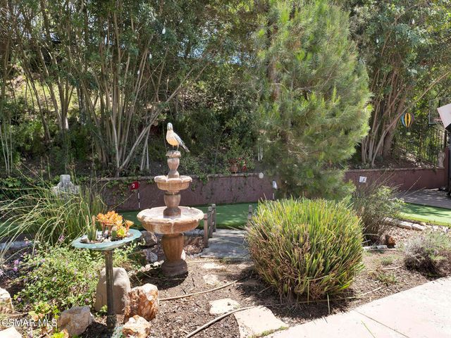 282 Hunters Point Drive, Thousand Oaks, CA 91361