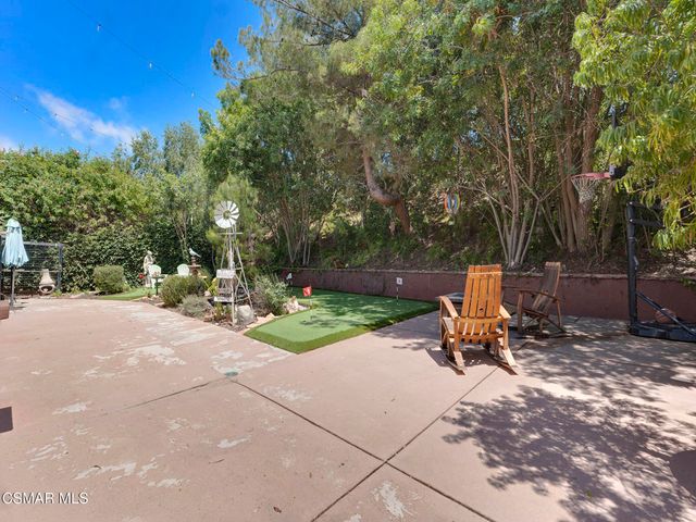 282 Hunters Point Drive, Thousand Oaks, CA 91361