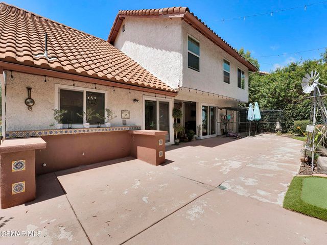 282 Hunters Point Drive, Thousand Oaks, CA 91361