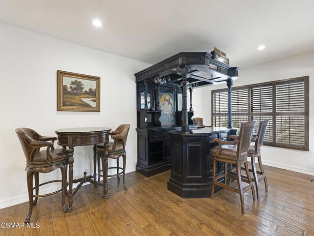 282 Hunters Point Drive, Thousand Oaks, CA 91361