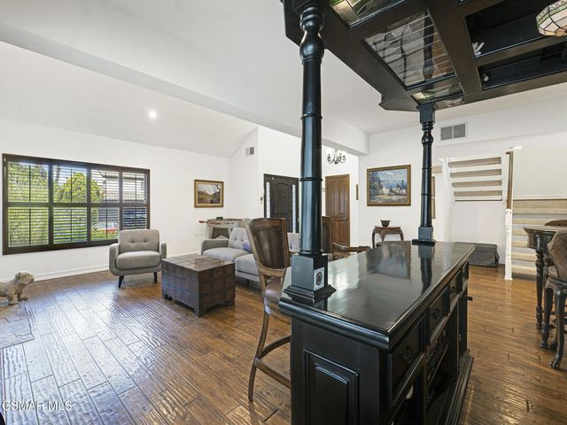 282 Hunters Point Drive, Thousand Oaks, CA 91361