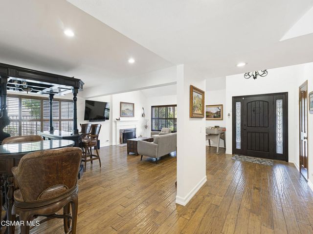 282 Hunters Point Drive, Thousand Oaks, CA 91361