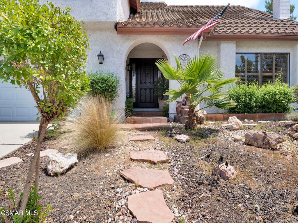 282 Hunters Point Drive, Thousand Oaks, CA 91361 — photo 2