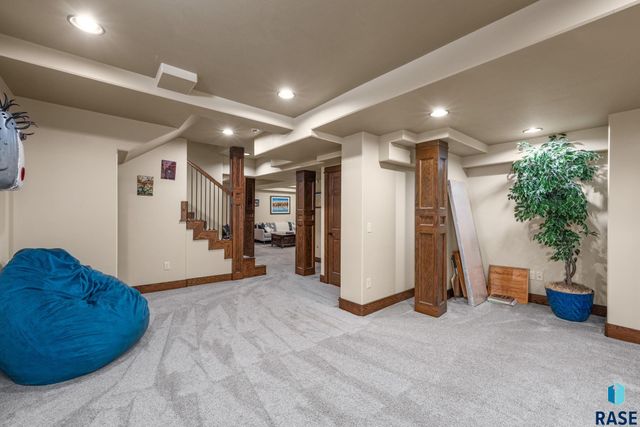 100 E 23rd St Street, Sioux Falls, SD 57105