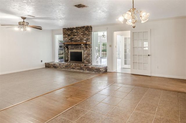 2882 Royal Avenue, Lake Charles, LA 70607