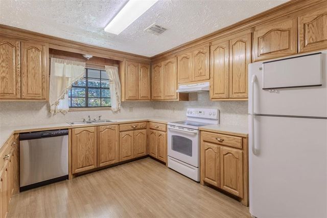 2882 Royal Avenue, Lake Charles, LA 70607