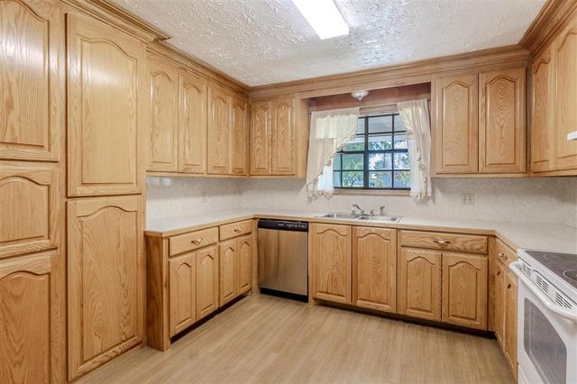 2882 Royal Avenue, Lake Charles, LA 70607