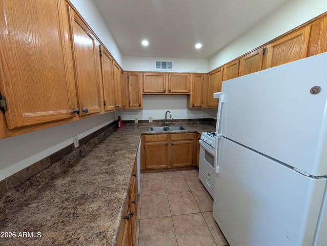 810 W 12TH Street, Tempe, AZ 85281