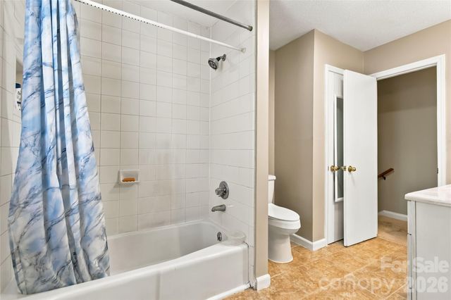 2711 Johnny Reb Lane, Charlotte, NC 28273
