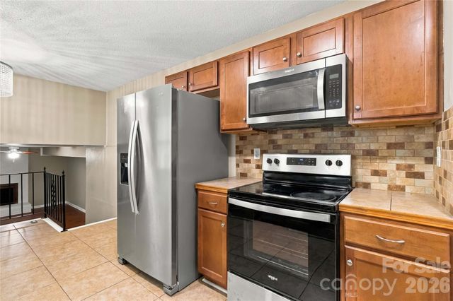 2711 Johnny Reb Lane, Charlotte, NC 28273